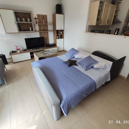Apartman Antonela With Free Garage Parking Apartment สปลิท ภายนอก รูปภาพ