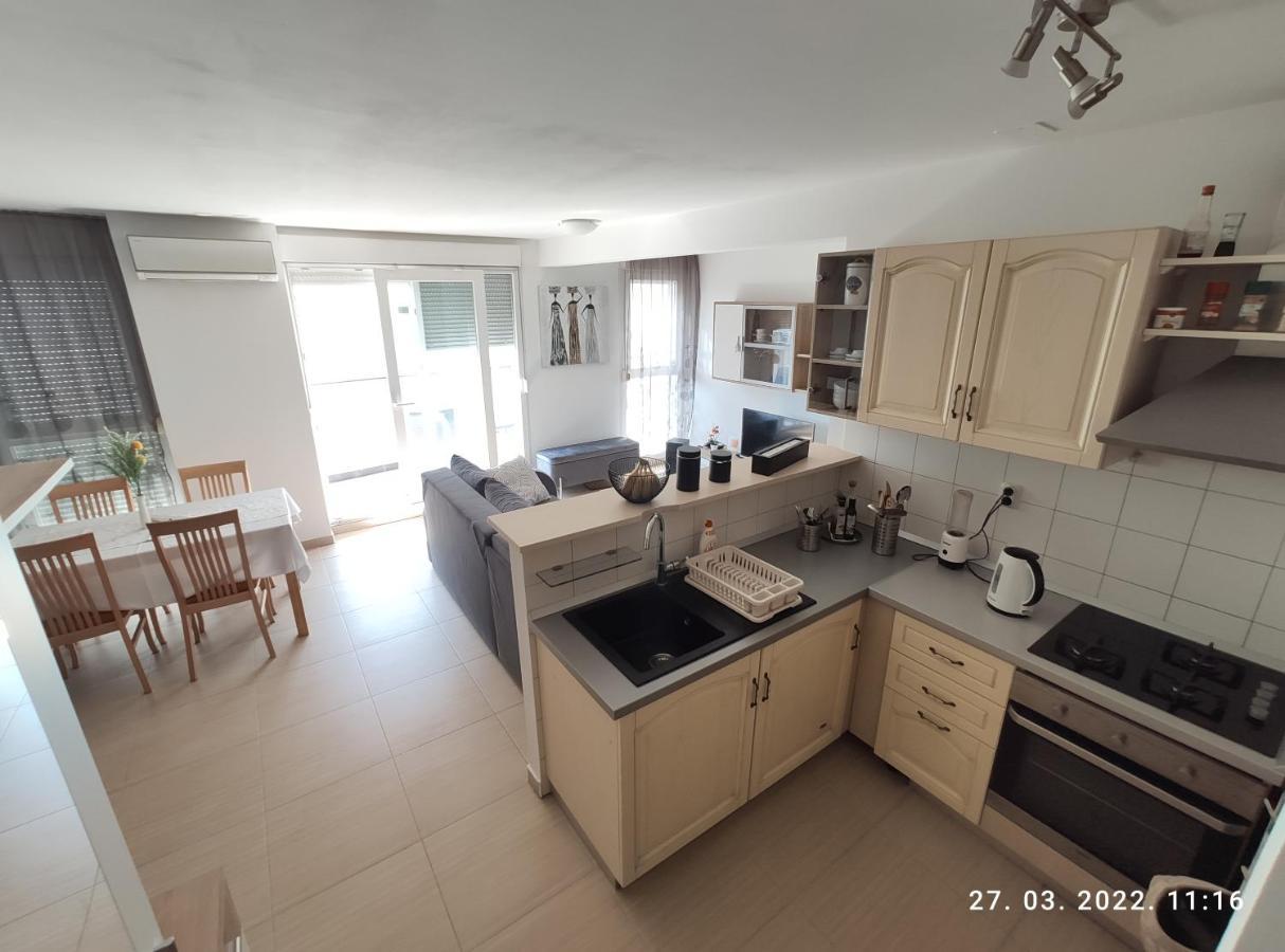 Apartman Antonela With Free Garage Parking Apartment สปลิท ภายนอก รูปภาพ